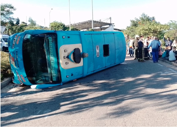 20 Personas Heridas En Accidente De Un Bus En Piedecuesta El Nuevo Siglo